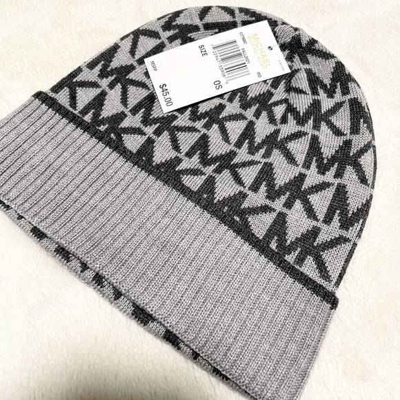 New MICHAEL KORS MK Logo Cuffed Beanie Hat & Scarf Set - Picture 5 of 12